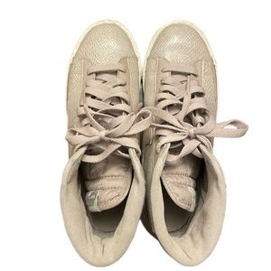 Nike Daybreak Snakeskin Champagne Color